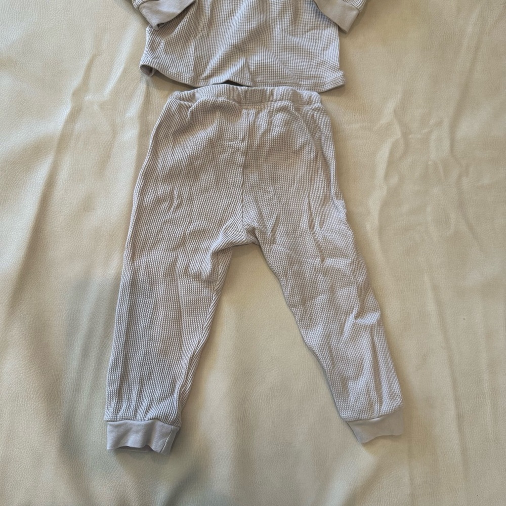 H&M neutral shirt and pant set - Picture 8 of 9
